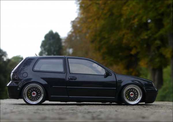 1:18 VW GOLF 4 IV MK4 GTI 1998 schwarz - Diecast Tuning inkl.BBS + OVP